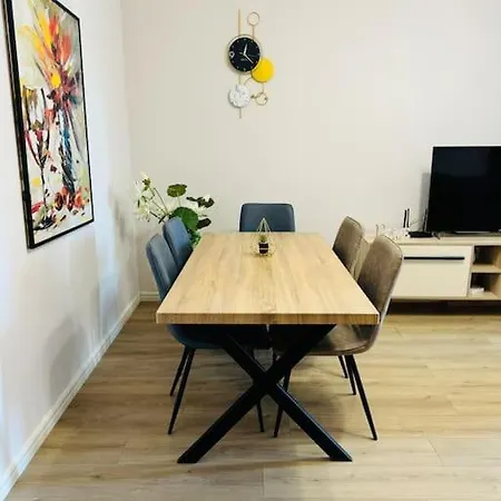 Apartment Orange *